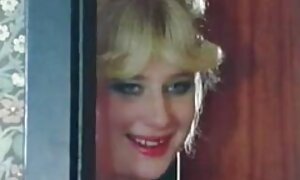 ブルネットかわいい角質MILF弄とコックゴム エッチ 動画 無料 女性 向け