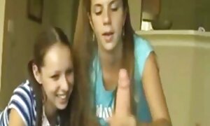 ブルネットは、お風呂で洗うことはできませんが、顔に癌と兼と性交します 女 向け 無料 エロ 動画