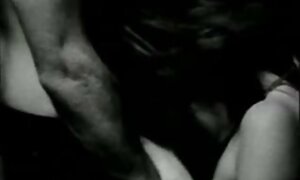 ロシアの女の子ショーに自然どのように彼女が好きへくそでザ尻 エロ い 動画 女子 向け