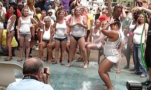 美しい雪の女の子の体を楽しんでサンタクロース 女性 向け アダルト 動画