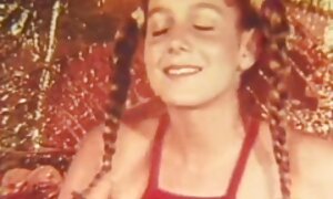 手の助けがなければ、眼鏡をかけた女の子は友人のために家でフェラチオをする イケメン av 動画