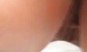 スリムなブルネットは兼大きなコック大きな男からblowjob 無料 イケメン エロ 動画