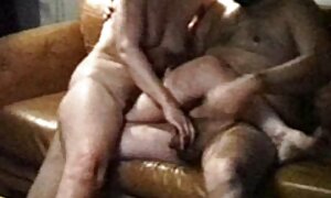 叔母の脂肪の喫煙は、バルコニーに立ち往生し、グループ性を温め 女 用 アダルト 動画