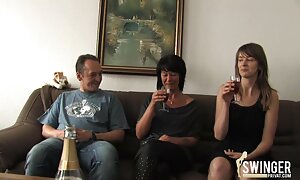 ブロンドはカメラを見ていなかった 女性 向け 動画 拘束