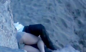 大きなペニスの男は、粘着性の兼と金髪の膣を埋める エロ 動画 月野 帯 人