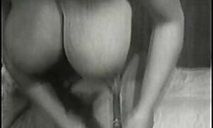 女の子は、ソファの上に完璧な若いブルネットを日焼け 女性 の ため の 無料 エロ 動画